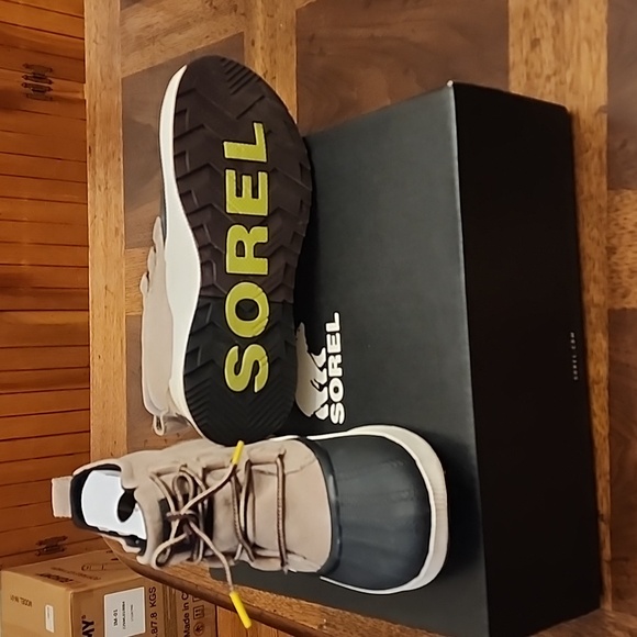 Sorel Out N About Classic Waterproof Boots - Picture 6 of 8